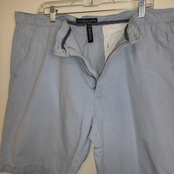 US POLO ASSN Men's Bermuda Golf Shorts Sz 42 Blue White Pinstripes 100% Cotton - Picture 4 of 16